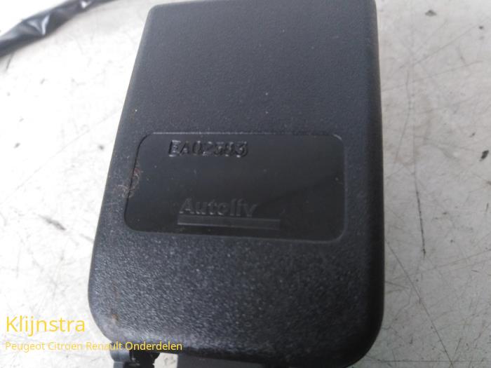 Rear seatbelt buckle, right from a Peugeot 308 (4A/C) 1.6 VTI 16V 2008