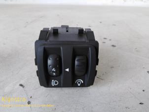 Used AIH headlight switch Renault Twingo Price on request offered by Fa. Klijnstra & Zn. VOF