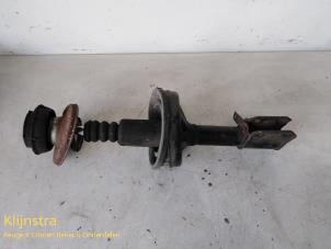 Used Front shock absorber rod, left Renault Twingo II (CN) 1.2 Price on request offered by Fa. Klijnstra & Zn. VOF