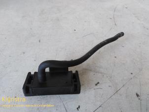 Used Mapping sensor (intake manifold) Renault Clio (B/C57/357/557/577) 1.8 RSi Kat. Price on request offered by Fa. Klijnstra & Zn. VOF