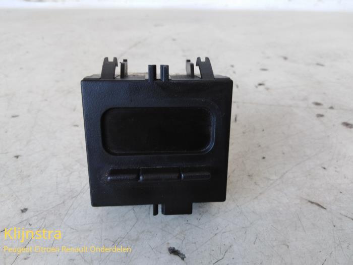 Clock Renault Megane Scenic 7700421037