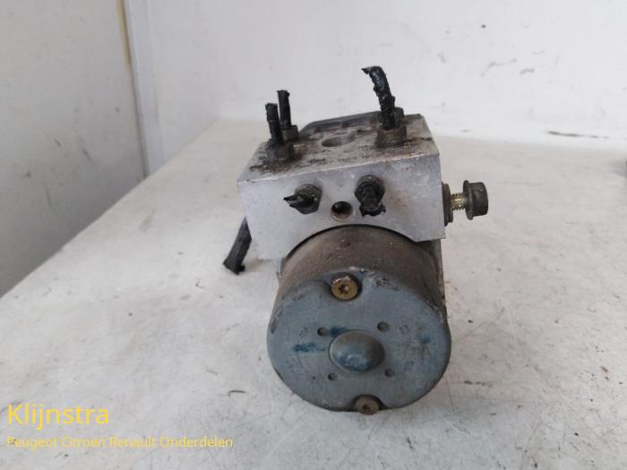 Begagnade ABS-pump Peugeot Partner 2.0 HDI Pris € 99,00 Marginaltabell erbjuds av Fa. Klijnstra & Zn. VOF