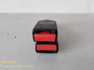 Used Rear seatbelt buckle, left Peugeot 407 SW (6E) 2.0 HDiF 16V Price on request offered by Fa. Klijnstra & Zn. VOF