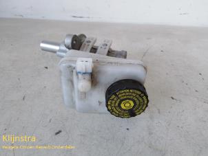 Used Master cylinder Peugeot 107 Price on request offered by Fa. Klijnstra & Zn. VOF