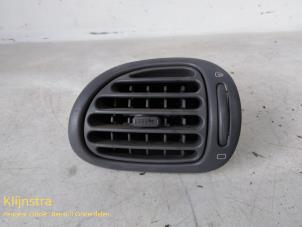Used Dashboard vent Peugeot 206 (2A/C/H/J/S) 1.4 XR,XS,XT,Gentry Price on request offered by Fa. Klijnstra & Zn. VOF