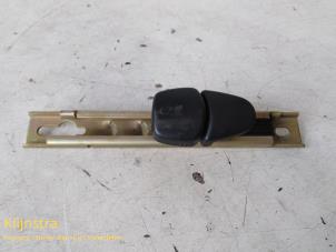 Used Seatbelt guide Peugeot 206 (2A/C/H/J/S) 1.9 D Price on request offered by Fa. Klijnstra & Zn. VOF