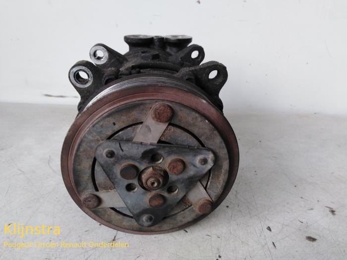 Air conditioning pump from a Peugeot 206 (2A/C/H/J/S) 1.6 16V 2001