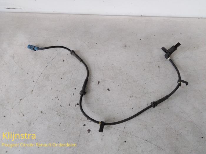 Begagnade ABS-sensor Peugeot 206 CC (2D) 1.6 16V Pris på förfrågan erbjuds av Fa. Klijnstra & Zn. VOF