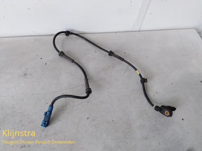 Begagnade ABS-sensor Peugeot 206 CC (2D) 1.6 16V Pris på förfrågan erbjuds av Fa. Klijnstra & Zn. VOF