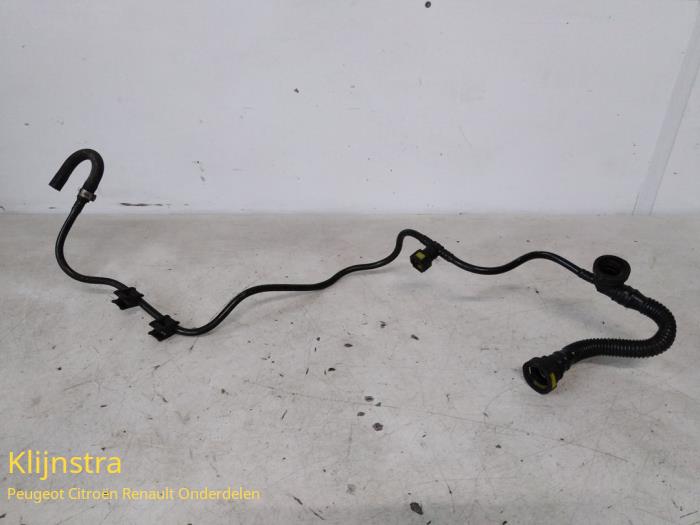 Usagé Conduit de carburant Peugeot 206 (2A/C/H/J/S) 1.4 XR,XS,XT,Gentry Prix € 20,00 Règlement à la marge proposé par Fa. Klijnstra & Zn. VOF