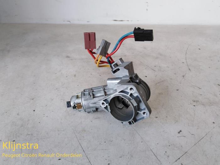 Używane Stacyjka + Kluczyk Peugeot 406 Break (8E/F) 1.9 dT Cena € 85,00 Procedura marży oferowane przez Fa. Klijnstra & Zn. VOF
