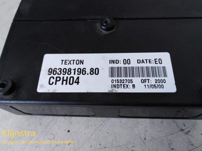 Komfort-Modul van een Peugeot 306 (7B) 1.4 SL,SR 2000