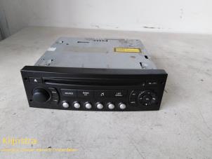 Usados Reproductor de CD y radio Citroen C4 Berline (LC) 1.6 16V Precio de solicitud ofrecido por Fa. Klijnstra & Zn. VOF