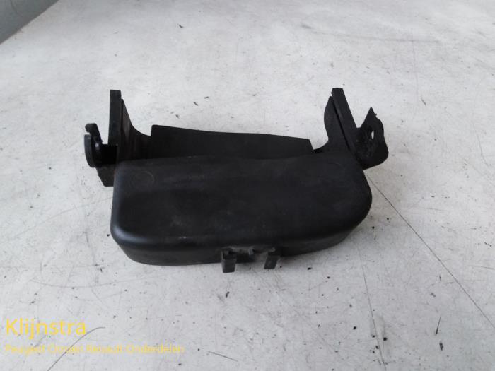 Usagé Couvercle de distribution Peugeot 206 (2A/C/H/J/S) 1.4 XR,XS,XT,Gentry Prix sur demande proposé par Fa. Klijnstra & Zn. VOF