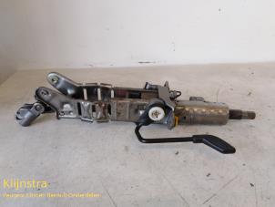 Used Steering column housing Peugeot 807 2.0 HDi 16V Price on request offered by Fa. Klijnstra & Zn. VOF