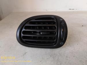 Used Dashboard vent Peugeot 206 (2A/C/H/J/S) Price on request offered by Fa. Klijnstra & Zn. VOF