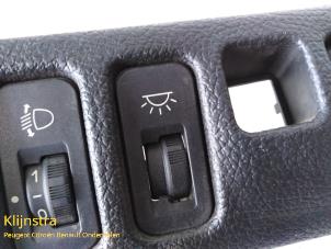 Used Cockpit dimmer Peugeot 206 (2A/C/H/J/S) 1.4 XR,XS,XT,Gentry Price on request offered by Fa. Klijnstra & Zn. VOF
