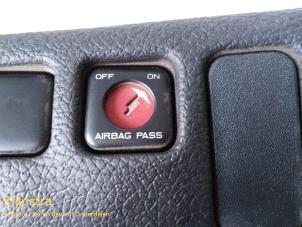 Used Airbag switch Peugeot 206 (2A/C/H/J/S) 1.4 XR,XS,XT,Gentry Price on request offered by Fa. Klijnstra & Zn. VOF