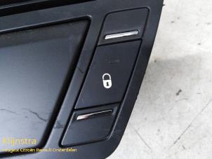 Usagé Commutateur verrouillage central des portes Citroen C4 Picasso (UD/UE/UF) 1.8 16V Prix sur demande proposé par Fa. Klijnstra & Zn. VOF