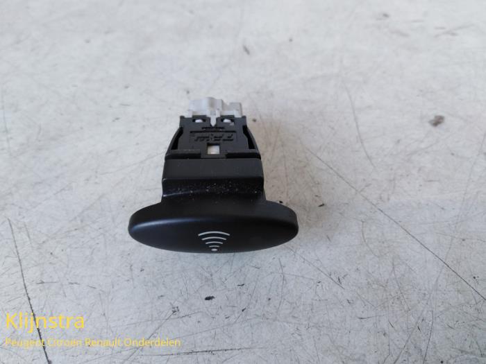 Begagnade Larmsensor Citroen C5 I Berline (DC) 2.0 16V Pris på förfrågan erbjuds av Fa. Klijnstra & Zn. VOF