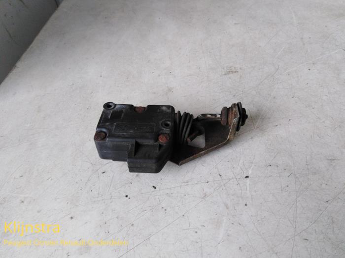 Tailgate motor from a Citroen C5 2002
