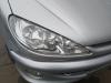 Headlight, right from a Peugeot 206 CC (2D) 1.6 16V 2003
