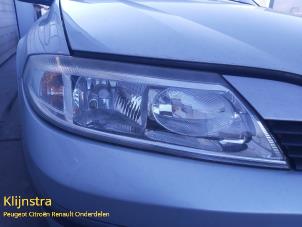 Używane Reflektor prawy Renault Laguna II Grandtour (KG) 1.8 16V Cena na żądanie oferowane przez Fa. Klijnstra & Zn. VOF