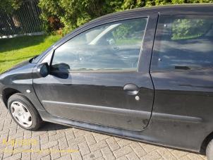 Used Door 2-door, left Peugeot 206 (2A/C/H/J/S) 1.4 XR,XS,XT,Gentry Price € 99,00 Margin scheme offered by Fa. Klijnstra & Zn. VOF