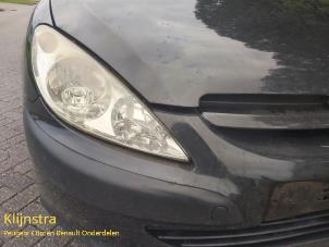Used Headlight, right Peugeot 307 Break (3E) 1.4 Price on request offered by Fa. Klijnstra & Zn. VOF