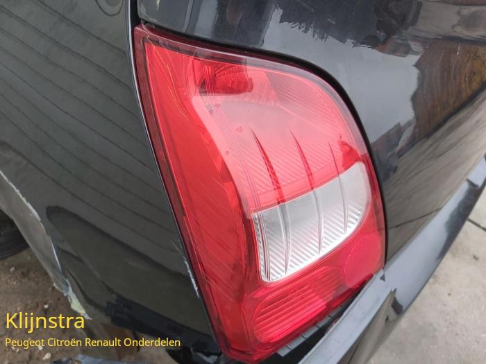 Taillight, left from a Renault Twingo II (CN) 1.5 dCi 90 FAP 2011