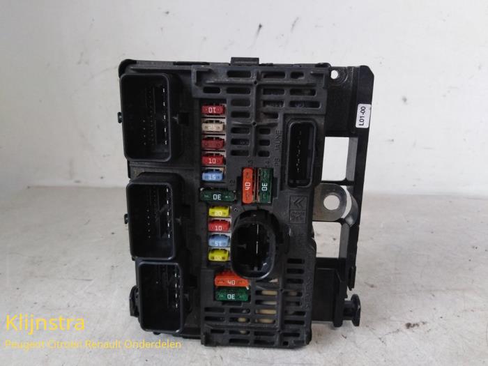 Fuse box Peugeot 407 2.0 16V - 9661682580 SIEMENS/vdo