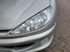 Headlight, left from a Peugeot 206 (2A/C/H/J/S), 1998 / 2012 1.4 XR,XS,XT,Gentry, Hatchback, Petrol, 1.360cc, 55kW (75pk), FWD, TU3JP; KFX; KFW, 1998-09 / 2012-12, 2AKFX; 2CKFX; 2AKFW; 2CKFW 2006