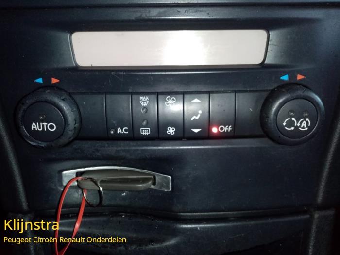 Heater control panel from a Renault Laguna II Grandtour (KG) 1.9 dCi 130 2008