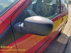 Used Wing mirror, left Renault Twingo II (CN) 1.5 dCi 90 FAP Price on request offered by Fa. Klijnstra & Zn. VOF