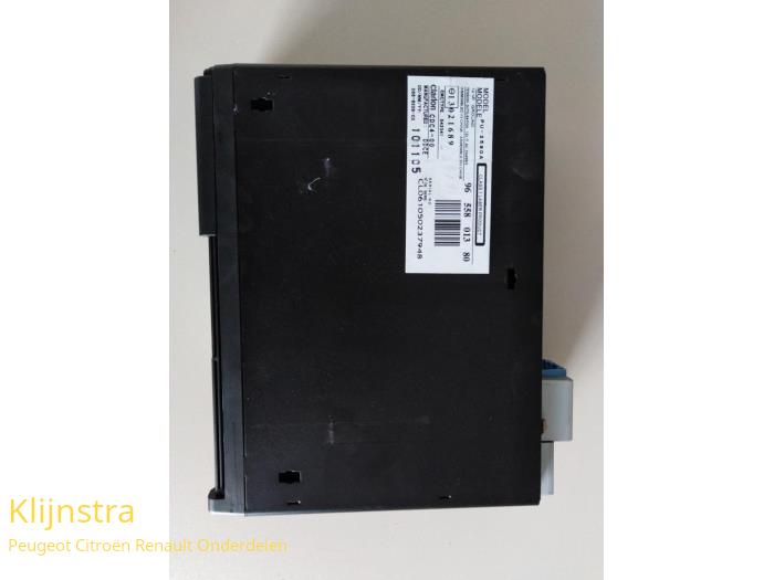 Używane Zmieniarka CD Peugeot 607 (9D/U) 2.0 HDi 16V FAP Cena € 85,00 Procedura marży oferowane przez Fa. Klijnstra & Zn. VOF