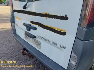 Usados Gancho de remolque Opel Vivaro 1.9 DI Precio de solicitud ofrecido por Fa. Klijnstra & Zn. VOF