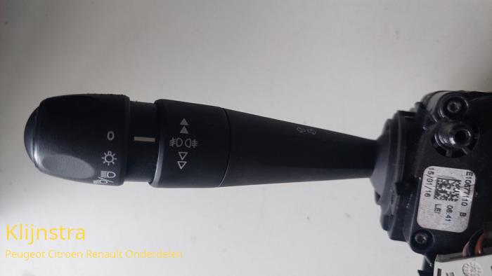 Interruptor combinado columna de dirección de un Peugeot 308 SW (L4/L9/LC/LJ/LR) 1.6 BlueHDi 120 2016
