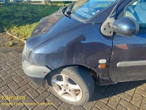 Used Front wing, left Renault Twingo (C06) 1.2 16V Price on request offered by Fa. Klijnstra & Zn. VOF