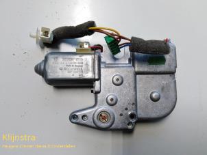 Used Sunroof motor Peugeot 306 (7A/C/S) 1.6i XR,XT,ST Price on request offered by Fa. Klijnstra & Zn. VOF
