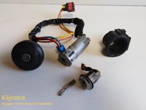 Used Ignition switch contact block Citroen Xsara Coupé (N0) 2.0 HDi 90 Price on request offered by Fa. Klijnstra & Zn. VOF