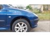 Blotnik prawy przód z Peugeot 206 (2A/C/H/J/S), 1998 / 2012 1.4 XR,XS,XT,Gentry, Hatchback, Benzyna, 1.360cc, 55kW (75pk), FWD, TU3A; KFW, 2005-04 / 2012-12, 2CKFW; 2AKFW 2006