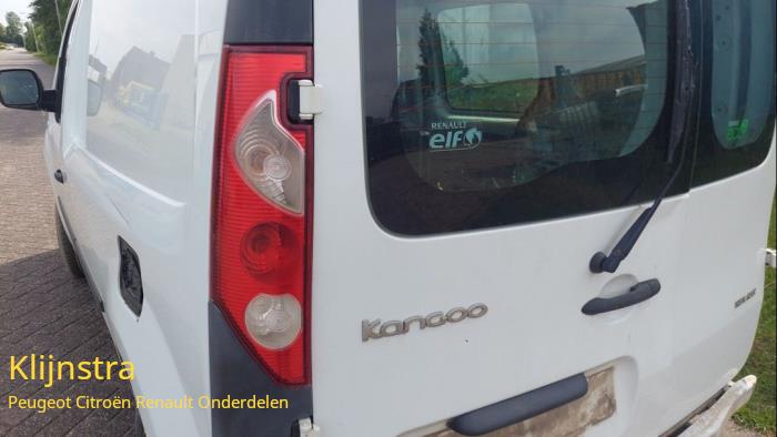 Luz trasera izquierda de un Renault Kangoo Express (FW) 1.5 dCi 70 2011