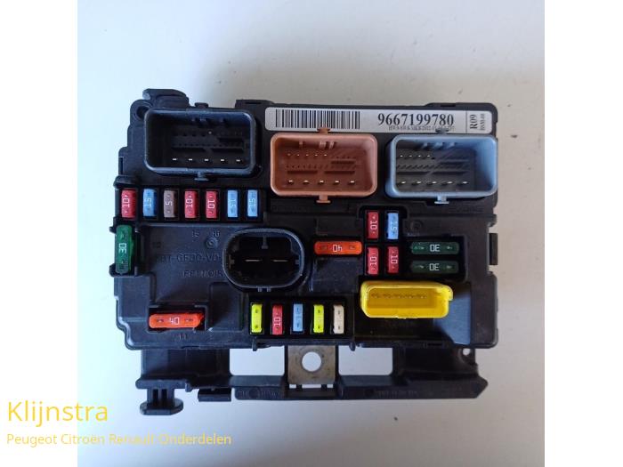 Fuse box Citroen C3 1.6 HDi 92 9667199780