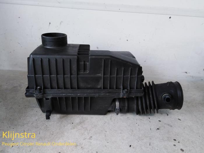 Air box from a Peugeot 406 Coupé (8C) 2.9 V6 24V 1997