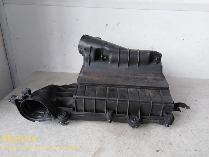Gebrauchte Luftfiltergehäuse Peugeot 206 (2A/C/H/J/S) 1.4 HDi Preis € 65,00 Margenregelung angeboten von Fa. Klijnstra & Zn. VOF