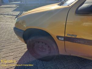 Used Front wing, left Citroen Saxo 1.1i X,SX Price on request offered by Fa. Klijnstra & Zn. VOF