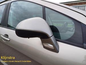 Used Wing mirror, right Peugeot 308 SW (4E/H) 1.6 VTI 16V Price on request offered by Fa. Klijnstra & Zn. VOF