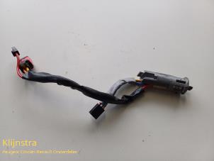 Used Ignition lock + key Citroen Xsara Picasso (CH) 1.8 16V Price on request offered by Fa. Klijnstra & Zn. VOF