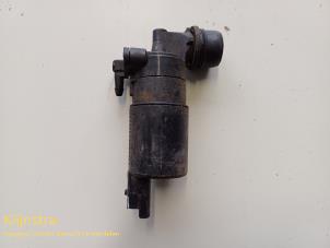 Used Rear screen washer pump Peugeot 107 1.0 12V Price on request offered by Fa. Klijnstra & Zn. VOF