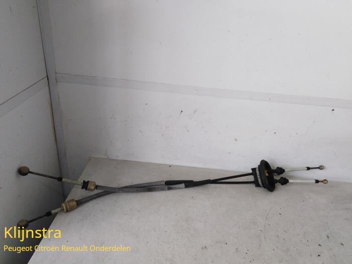 Gearbox shift cable from a Peugeot 307 SW (3H) 1.6 16V 2003